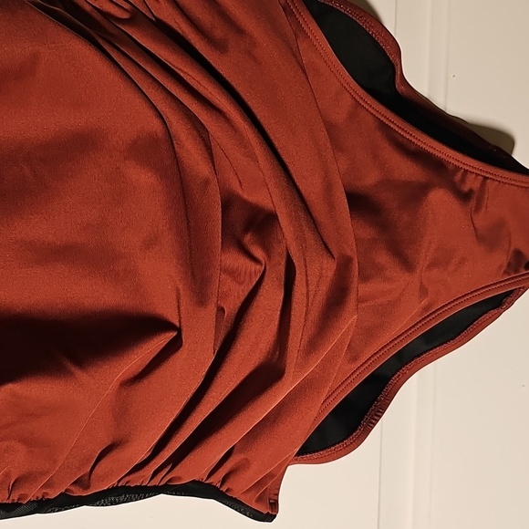 DKNY womens  One Piece Swimsuit. Rust‎ Color Size 12. Rouching. - Picture 3 of 10